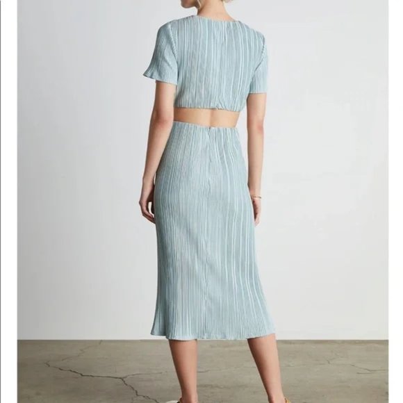 Who What Wear , Drew Cutout Twist Midi Dress ,  Light Blue,  size M NWT - Picture 2 of 6